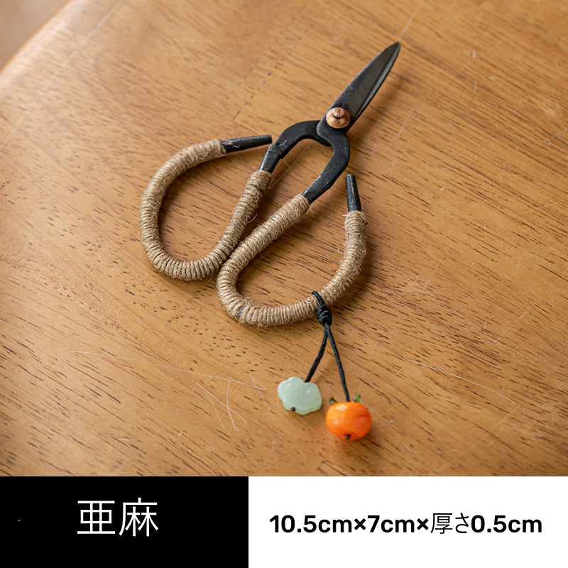 IwaiLoft 小さい ハサミ オシャレ はさみ 房付き 鋏 かわいい アンティーク シザー ミニシザー 盆栽ハサミ 茶芸 茶葉 本格 刺繍はさみ 糸切りばさみ 糸切はさみ 糸切りハサミ 裁縫 花柄 ステンレス 鋭い 手芸用はさみ 布切り 裁縫道具