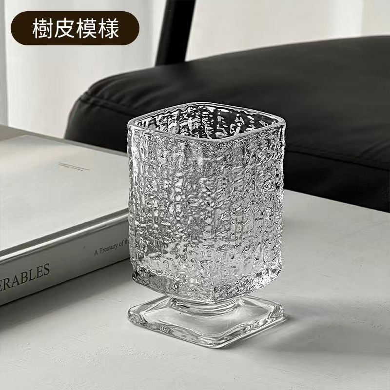 SNSで話題 レトロ風 かわいい脚付グラス 高級 ガラスコップ 日本酒 ゴブレット おしゃれ 四角形 ワイングラス 玉足 グラス ワイン シャンパン カップ 北欧食器 ジュース コーヒー 紅茶コップ 大吟醸 梅酒 プレゼント 誕生日 贈り物 IwaiLoft
