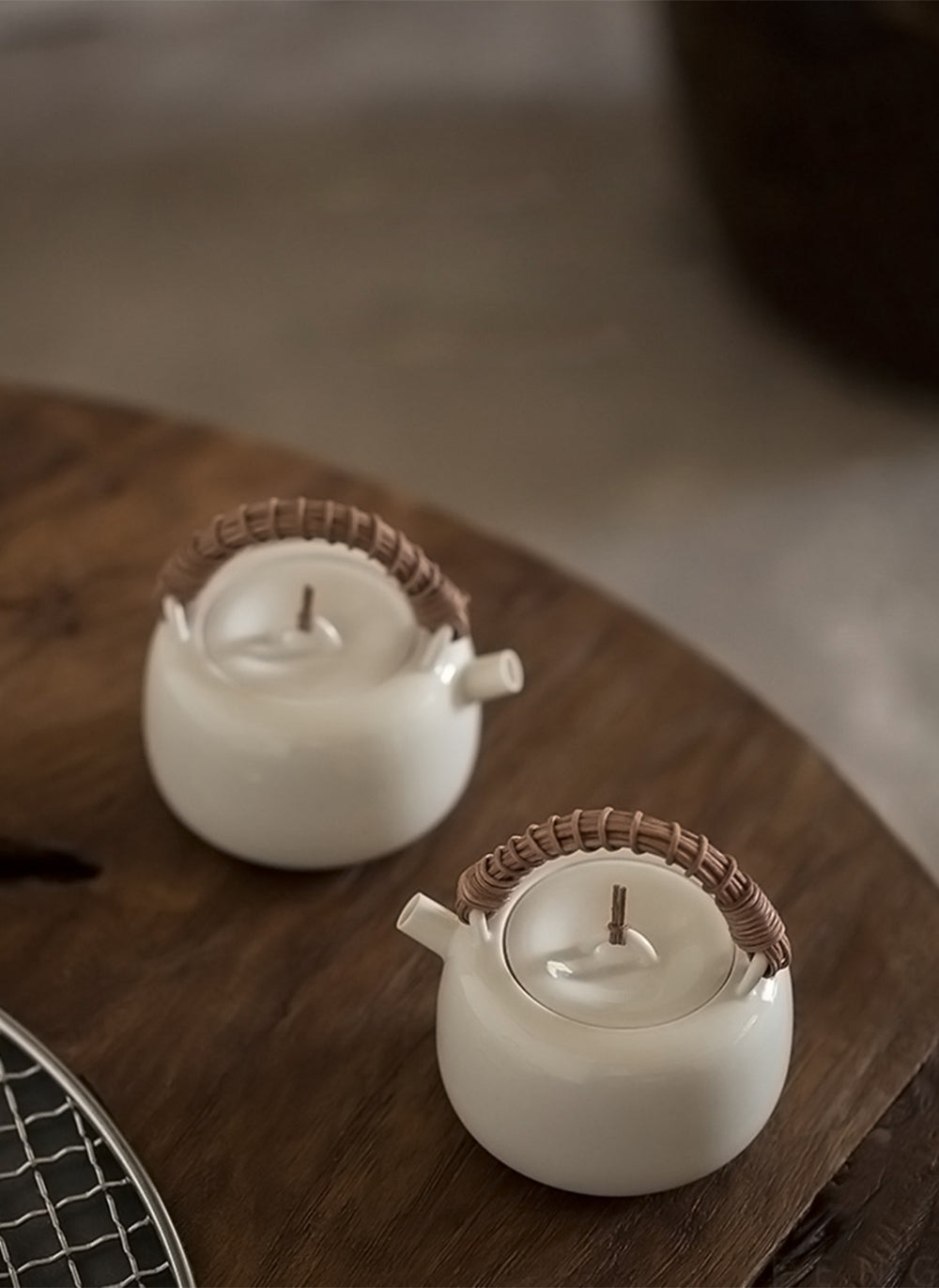 IwaiLoft 小さいな急須 ティーポット 陶磁器 藤持ち手 急須 手作り お茶ポット 中国茶 台湾茶 ウーロン茶 一人暮らし アフターティー お家ティータイム 200mL