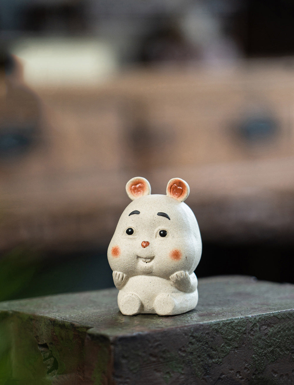 IwaiLoft かわいいウサギの置物 陶器 茶寵 手作り オブジェ かわいい 縁起物 工芸品 民芸 風水グッズ 風水アイテム 彫像 陶磁器 茶玩 茶ペット 書斎 和室 茶道 宜興紫砂