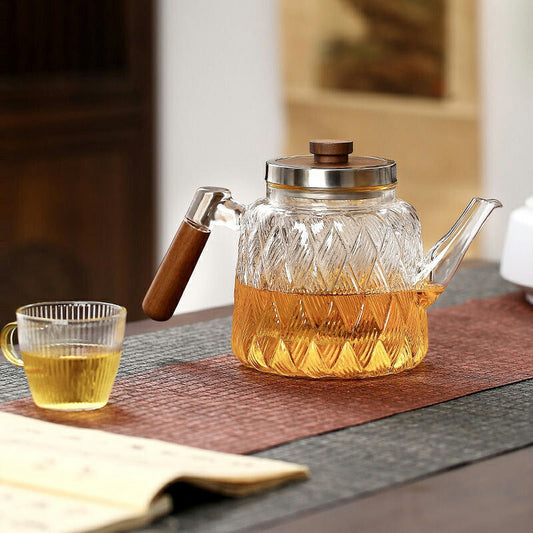 秋山 耐熱ガラス ティーポット 1000ml ガラスケトル やかん ガラスティーポット 茶こし付き 木 持ち手 木製蓋 ウールナット ガラス製ポット ガラス急須 ジャンピング 紅茶ポット フルーツティー 花茶 工芸茶 ハーフティー に ガラス急須 直火可 IwaiLoft