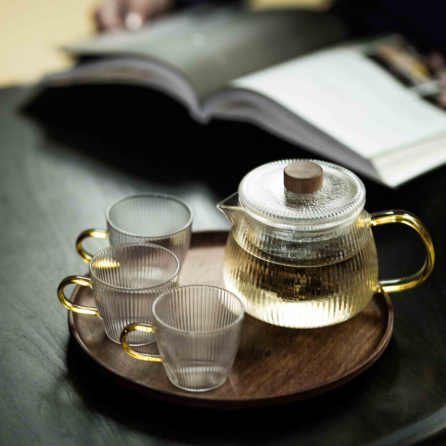 なつめ 直火 新作 耐熱ガラス ティーポット 筋紋 筋入 ガラス ガラスポット ガラス急須 小 500ml 600ml 茶こし付き 木製つまみ 紅茶ポット コーヒーサーバー コーヒーポット ガラスピッチャー 片口 酒器 ハーブティー ポット アフタヌーンティー 母の日 プレゼント IwaiLoft