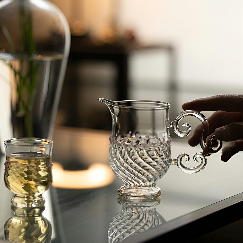 IwaiLoft 十卿 Glass Art 工芸作家作品 夢 マグカップ ガラスピッチャー 耐熱ガラス 片口 170ml 徳利 酒器 日本酒 片口注器 ミルクピッチャー 小鉢 取り鉢 片口鉢 手作り 和食器 シンプル 中国茶器 公道杯 ティーサーバー 茶海 分茶器 化粧箱付き