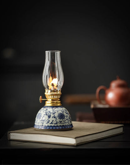 卓上 石油ランプ 洋灯 ようとう ランプ lamp 油灯 オイルランプ 洋燈 灯油ランプ アルコールランプ 手燭灯ランプ 置きランプ 台ランプ 照明器具 昔の道具 アンティーク調 シノワズリ・レトロ ティーライト 茶芸 雰囲気作り 灯火具 アウトドアライト 置きランプ IwaiLoft