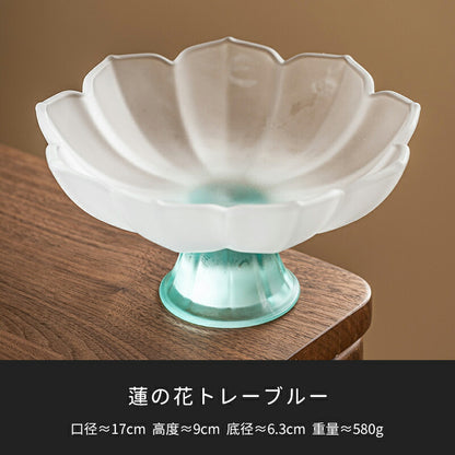 花型 ガラス小鉢 高台 トレー 17cm ガラス 皿 豆皿 浅鉢 蓮の花 菓子皿 馬上杯型 小鉢 小皿 取り皿足付き ガラス 水音 菓子皿  ティートレー  ケーキトレー 菓子 副菜 ケーキ プレート デザート皿 小 豆皿 醤油皿 薬味皿 珍味皿 たれ皿 おつまみ皿 豆鉢 デザート鉢  IwaiLoft