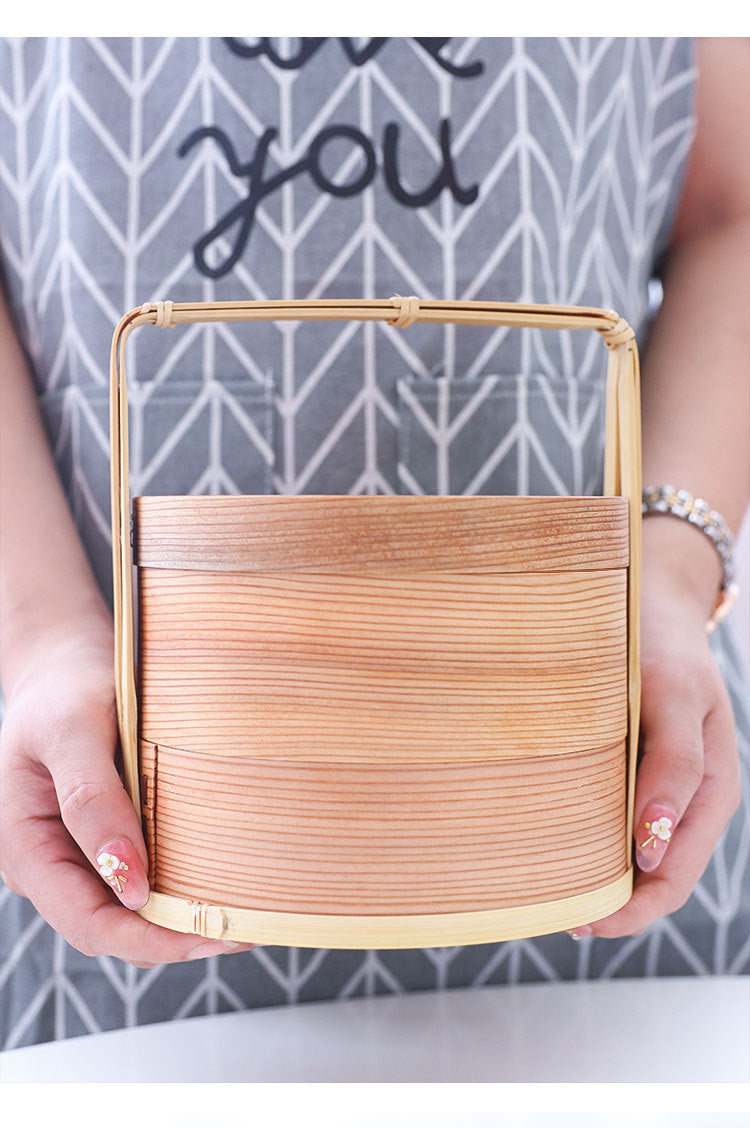 自然素材にこだわった 二段 手作り 弁当箱 曲げわっぱ お弁当箱 おせち 重箱 2段 漆塗り かご 木 かご ハンドル付き バスケット手提げ かわいい お正月 迎春 花見 木細工 和風収納 小物収納 茶道具 インテリア 雑貨 おしゃれ 自宅 家庭 イベント 清境Carft