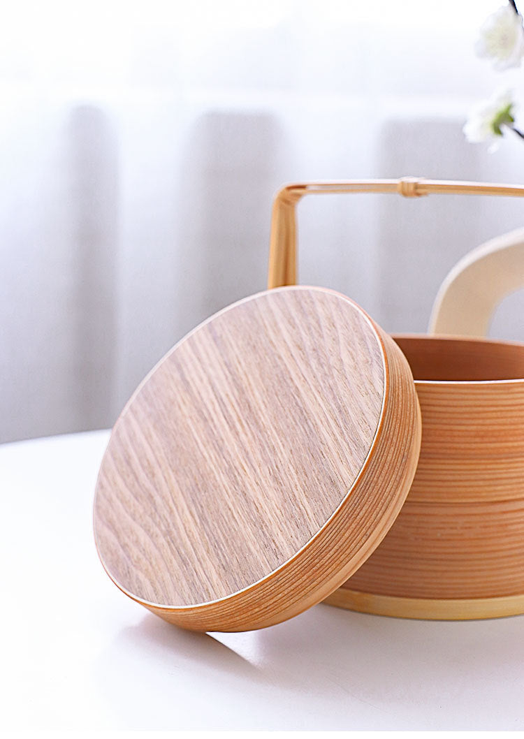 自然素材にこだわった 二段 手作り 弁当箱 曲げわっぱ お弁当箱 おせち 重箱 2段 漆塗り かご 木 かご ハンドル付き バスケット手提げ かわいい お正月 迎春 花見 木細工 和風収納 小物収納 茶道具 インテリア 雑貨 おしゃれ 自宅 家庭 イベント 清境Carft