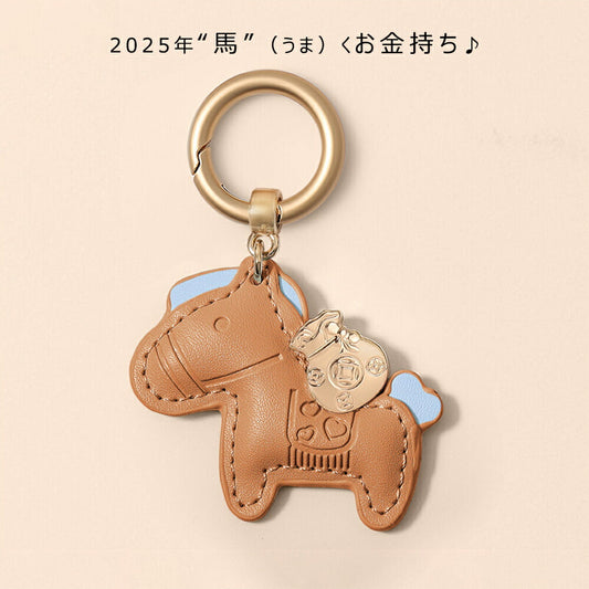 ★楽天3位受賞★ 新作 馬と蹄鉄のキーホルダー 縁起の良い馬と馬蹄 キーホルダー 皮革 バッグチャーム 飾り うま 馬 モチーフ アクセサリー 革小物 軽量 薄型 小型 おしゃれ かわいい レザーキーリング キーイング 車の鍵 カギ かぎ ストラップ 財布  kiyokyou