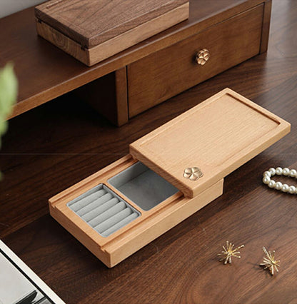 四つ葉のクローバー ピアスケース 指輪ケース 小 ジュエリーボックス アクセサリーケース アクセサリーボックス リングケース 仕切り 木製 銘木 ウールナット ビッチウッド ウッドケース おしゃれ 高級 宝石箱 収納 ケース 母の日プレゼント 彼女 ギフト IwaiLoft