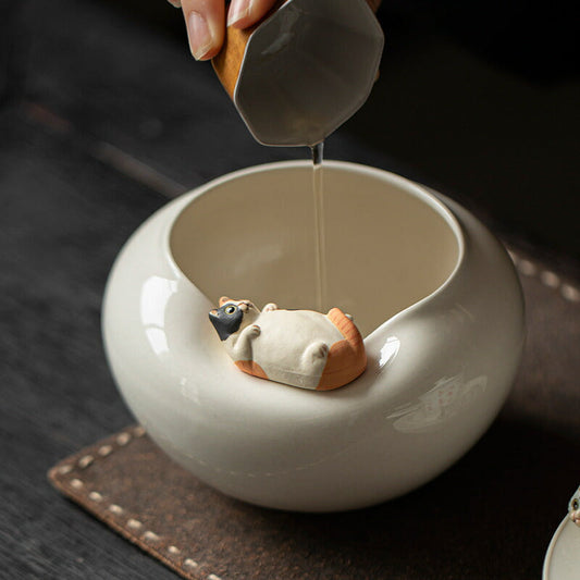 ねこ型 ボウル かわいい 菓子椀 汁椀 お椀 お茶碗 和食器 小鉢 おしゃれ 小付け 深鉢 猫型 置物 インテリア雑貨 550ml 花入 フラワーベース 白磁 生け花 一輪挿し 白い ホワイト 花瓶 花びん 建水 こぼし 茶こぼし 白 水孟 茶道具 中国茶器 台湾茶器 手作り 器 IwaiLoft