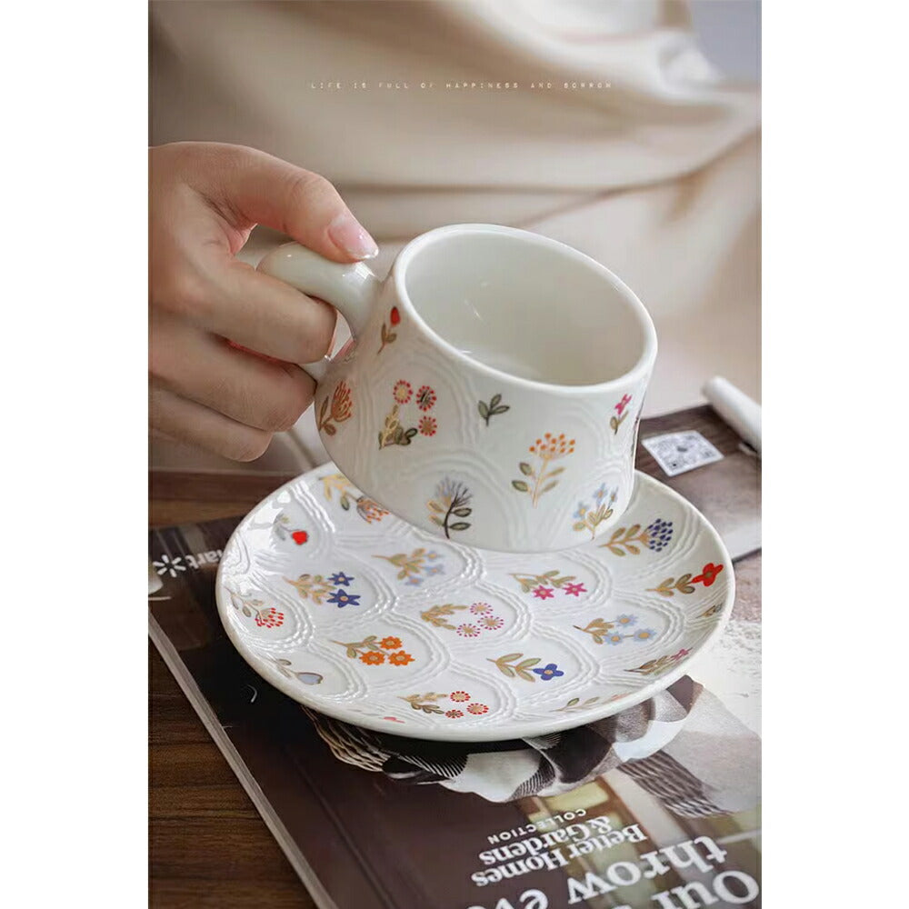 美しい 花柄 マグカップ＆プレート 白陶器 コップ カップ マグ ソーサー セット  洋食器 コーヒー 紅茶  レストラン 北欧 食器 皿 レトロ 和食器 ナチュラル レトロ デザイン おしゃれ ペアマグ 喫茶店 誕生日 プレゼント お祝い 内祝 結婚祝い 出産祝 引越し iwailoft