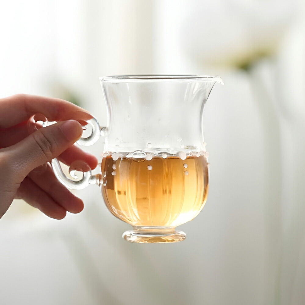 IwaiLoft 十卿 Glass Art 工芸作家作品 夢 マグカップ ガラスピッチャー 耐熱ガラス 片口 180ml 徳利 酒器 日本酒 片口注器 ミルクピッチャー 小鉢 取り鉢 片口鉢 手作り 和食器 シンプル 中国茶器 公道杯 ティーサーバー 茶海 分茶器 化粧箱付き