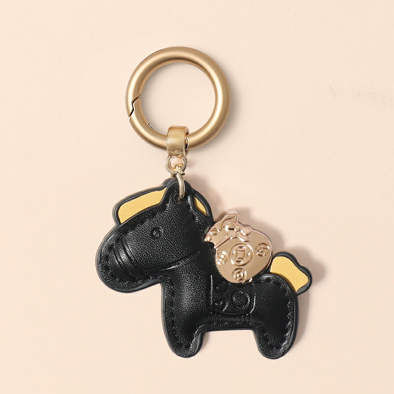 ★楽天3位受賞★ 新作 馬と蹄鉄のキーホルダー 縁起の良い馬と馬蹄 キーホルダー 皮革 バッグチャーム 飾り うま 馬 モチーフ アクセサリー 革小物 軽量 薄型 小型 おしゃれ かわいい レザーキーリング キーイング 車の鍵 カギ かぎ ストラップ 財布  kiyokyou