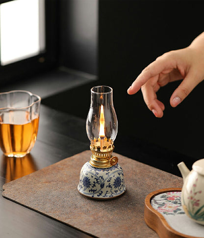 卓上 石油ランプ 洋灯 ようとう ランプ lamp 油灯 オイルランプ 洋燈 灯油ランプ アルコールランプ 手燭灯ランプ 置きランプ 台ランプ 照明器具 昔の道具 アンティーク調 シノワズリ・レトロ ティーライト 茶芸 雰囲気作り 灯火具 アウトドアライト 置きランプ IwaiLoft