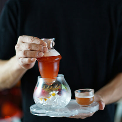 一目惚れ お酒を薄めず保冷する 冷酒器 酒器セット 徳利 ぐい飲み 熱燗 酒器 徳利 盃 セット グラスコレクション 酒器揃え 日本酒 吟醸酒 焼酎 ワイン 酒器 お酒 冷酒 水 お茶 冷茶 カラフェ 冷酒 保温 保冷 家飲み 父の日 ギフト プレゼント 記念品 おうち居酒屋 IwaiLoft