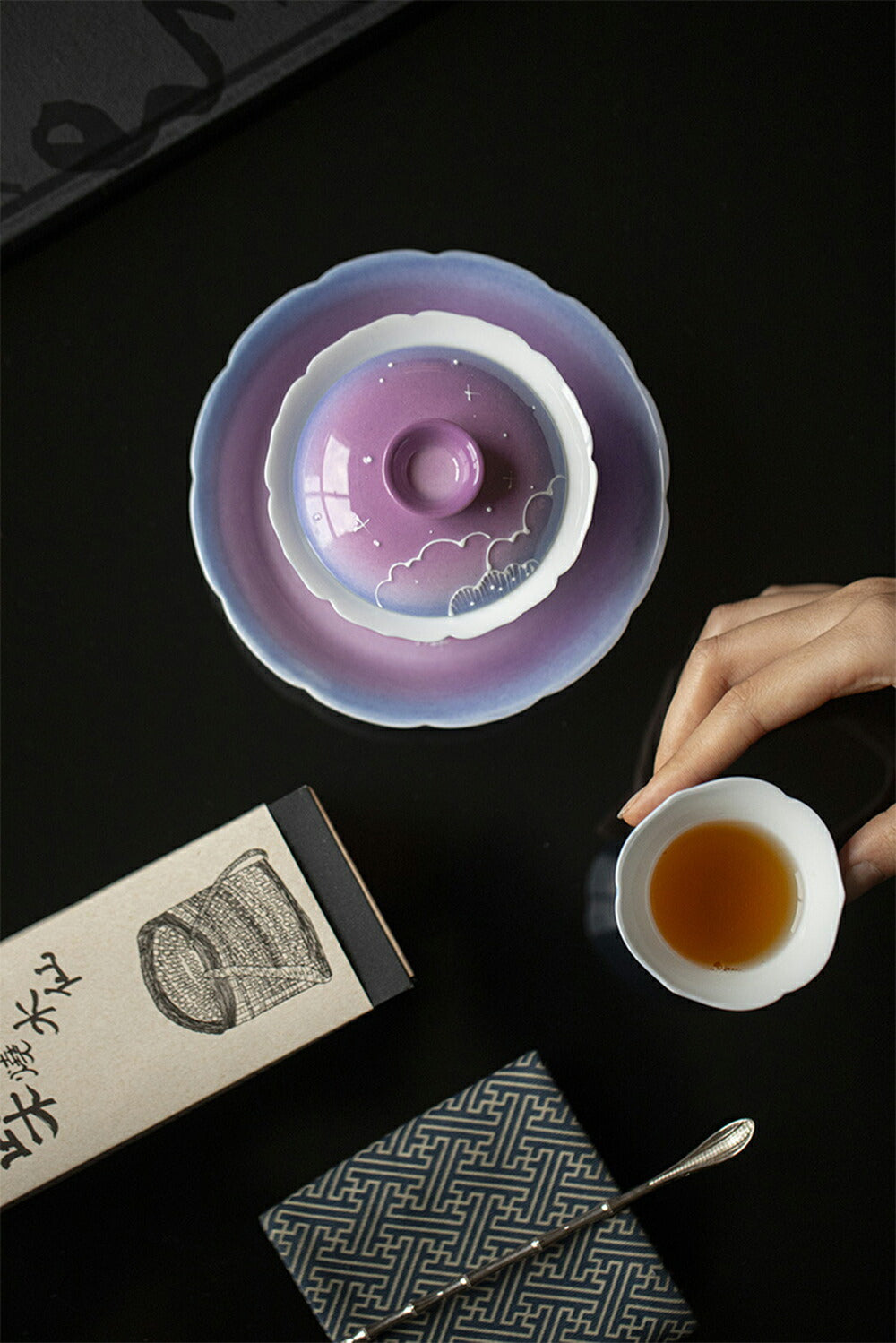 金魚・夢！ 蓋物 蓋付碗 珍味入れ 宝瓶 蓋碗 湯冷まし パーブル 紫 茶器 磁器 中国茶器 台湾茶器 紅茶 緑茶 シノワズリ 茶器 スープ椀 スープボウル 蓋付 グラス 菓子椀 ボウル 茶碗 宝瓶 フリーカップ お碗 抹茶茶碗 茶碗蒸し 茶芸  母の日 ギフト IwaiLoft