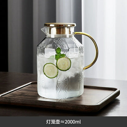 IwaiLoft レトロでかわいい 向日葵 冷水筒 耐熱ガラス スリムジャグ ガラスサーバー 花柄 ガラスポット ピッチャー 1500ml 大容量 木蓋 麦茶ポット お茶ポット 水ジャグ ウォーターピッチャー ウォーターカラフェ 小 透明 ジャグ 水差し ドリンクピッチャー ピクルスポット