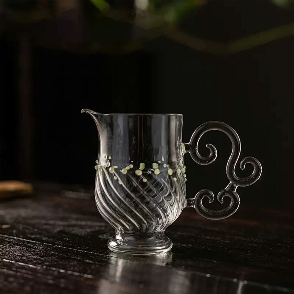 IwaiLoft 十卿 Glass Art 工芸作家作品 夢 マグカップ ガラスピッチャー 耐熱ガラス 片口 170ml 徳利 酒器 日本酒 片口注器 ミルクピッチャー 小鉢 取り鉢 片口鉢 手作り 和食器 シンプル 中国茶器 公道杯 ティーサーバー 茶海 分茶器 化粧箱付き