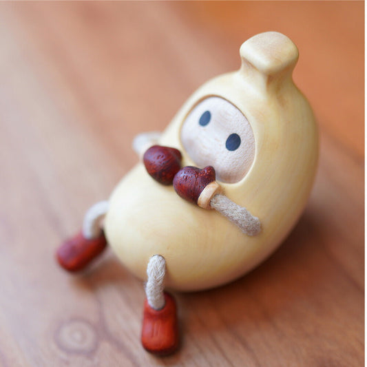 【ななちゃん】おもしろ バナナ 木のおもちゃ かわいい インテリア雑貨 木製 果物 食材 癒し グッズ 木製雑貨 木の植物置物 装飾 飾り 手作り オブジェ おもちゃ 玩具 子供 誕生日プレゼント ハンドメイド 縁起物 卒園 記念 ギフト 北欧 お祝い 記念日 贈り物に IwaiLoft