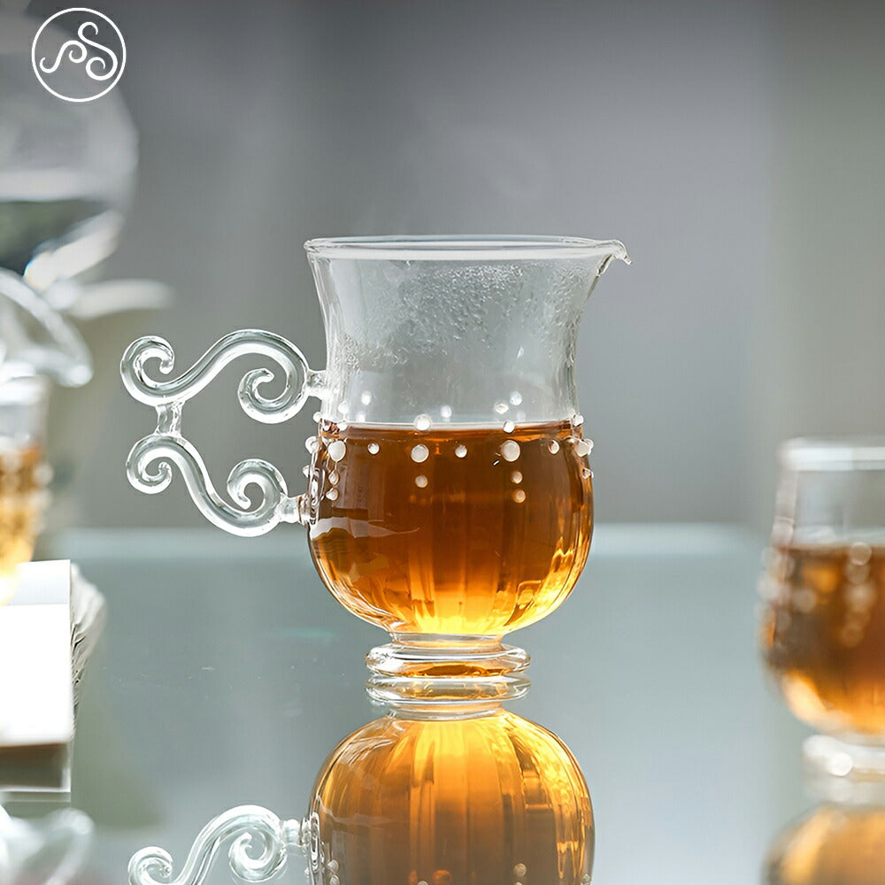 IwaiLoft 十卿 Glass Art 工芸作家作品 夢 マグカップ ガラスピッチャー 耐熱ガラス 片口 180ml 徳利 酒器 日本酒 片口注器 ミルクピッチャー 小鉢 取り鉢 片口鉢 手作り 和食器 シンプル 中国茶器 公道杯 ティーサーバー 茶海 分茶器 化粧箱付き