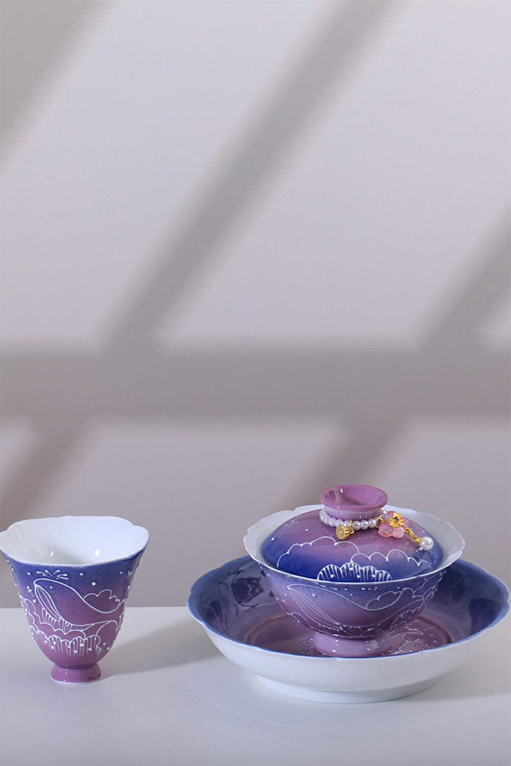 金魚・夢！ 蓋物 蓋付碗 珍味入れ 宝瓶 蓋碗 湯冷まし パーブル 紫 茶器 磁器 中国茶器 台湾茶器 紅茶 緑茶 シノワズリ 茶器 スープ椀 スープボウル 蓋付 グラス 菓子椀 ボウル 茶碗 宝瓶 フリーカップ お碗 抹茶茶碗 茶碗蒸し 茶芸  母の日 ギフト IwaiLoft