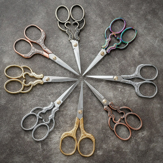 IwaiLoft デザイン ハサミ 小型 オシャレ 小さい はさみ 鋏 手芸用 かわいい アンティーク シザー  ミニシザー 盆栽ハサミ 茶芸 茶葉 本格 刃物 刺繍はさみ 糸切りばさみ 糸切はさみ 糸切りハサミ 裁縫 花柄 ステンレス 鋭い 手芸用はさみ 布切り 糸切り 裁縫道具