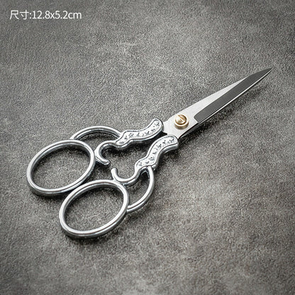 IwaiLoft デザイン ハサミ 小型 オシャレ 小さい はさみ 鋏 手芸用 かわいい アンティーク シザー  ミニシザー 盆栽ハサミ 茶芸 茶葉 本格 刃物 刺繍はさみ 糸切りばさみ 糸切はさみ 糸切りハサミ 裁縫 花柄 ステンレス 鋭い 手芸用はさみ 布切り 糸切り 裁縫道具