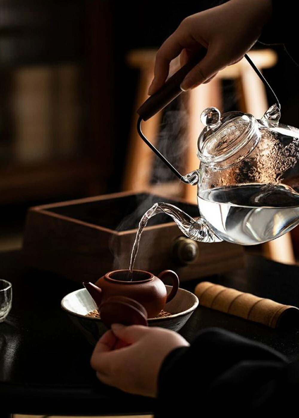 IwaiLoft 新作 秋晴れ 耐熱ガラス ティーポット やかん 耐熱 湯冷まし 金針茶こし付き ガラスポット ガラスやかん 手作り ジャンピング ナチュラル 紅茶ポット フルーツティー 花茶 工芸茶 ハーフティー にオススメ 【直火可】