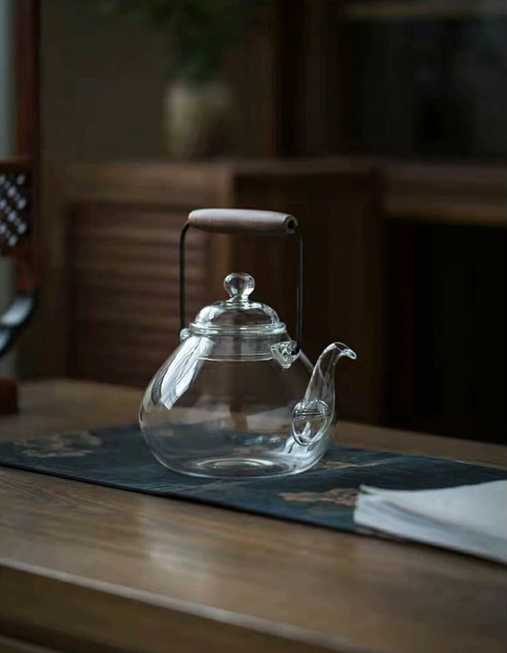 IwaiLoft 新作 秋晴れ 耐熱ガラス ティーポット やかん 耐熱 湯冷まし 金針茶こし付き ガラスポット ガラスやかん 手作り ジャンピング ナチュラル 紅茶ポット フルーツティー 花茶 工芸茶 ハーフティー にオススメ 【直火可】