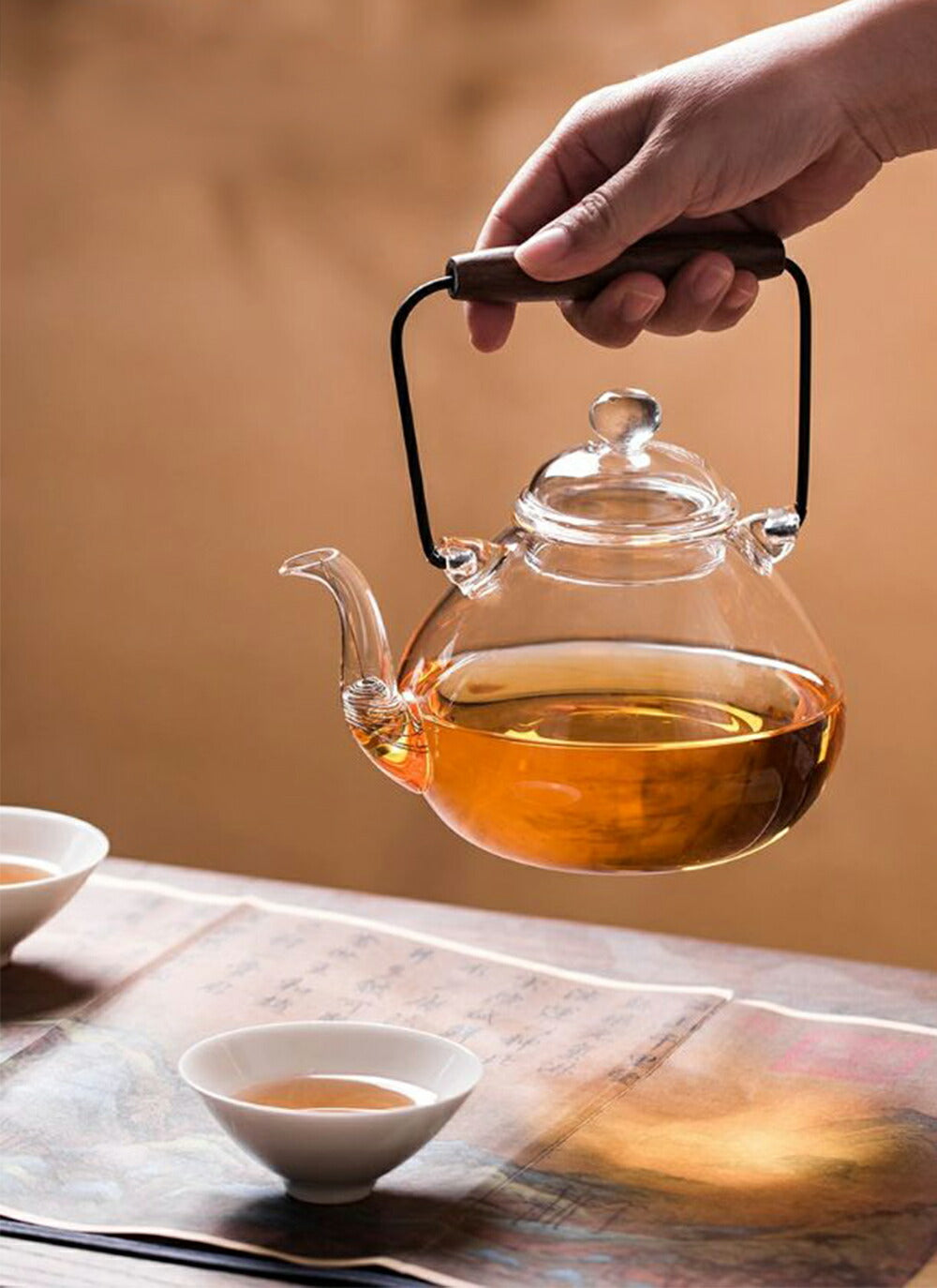 IwaiLoft 新作 秋晴れ 耐熱ガラス ティーポット やかん 耐熱 湯冷まし 金針茶こし付き ガラスポット ガラスやかん 手作り ジャンピング ナチュラル 紅茶ポット フルーツティー 花茶 工芸茶 ハーフティー にオススメ 【直火可】