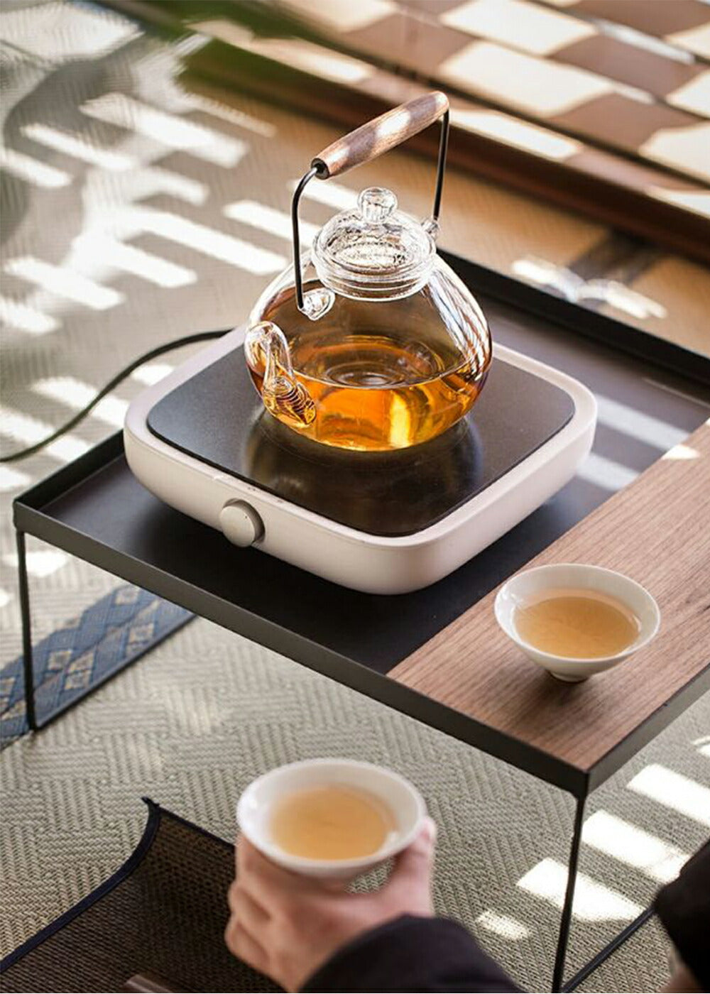 IwaiLoft 新作 秋晴れ 耐熱ガラス ティーポット やかん 耐熱 湯冷まし 金針茶こし付き ガラスポット ガラスやかん 手作り ジャンピング ナチュラル 紅茶ポット フルーツティー 花茶 工芸茶 ハーフティー にオススメ 【直火可】