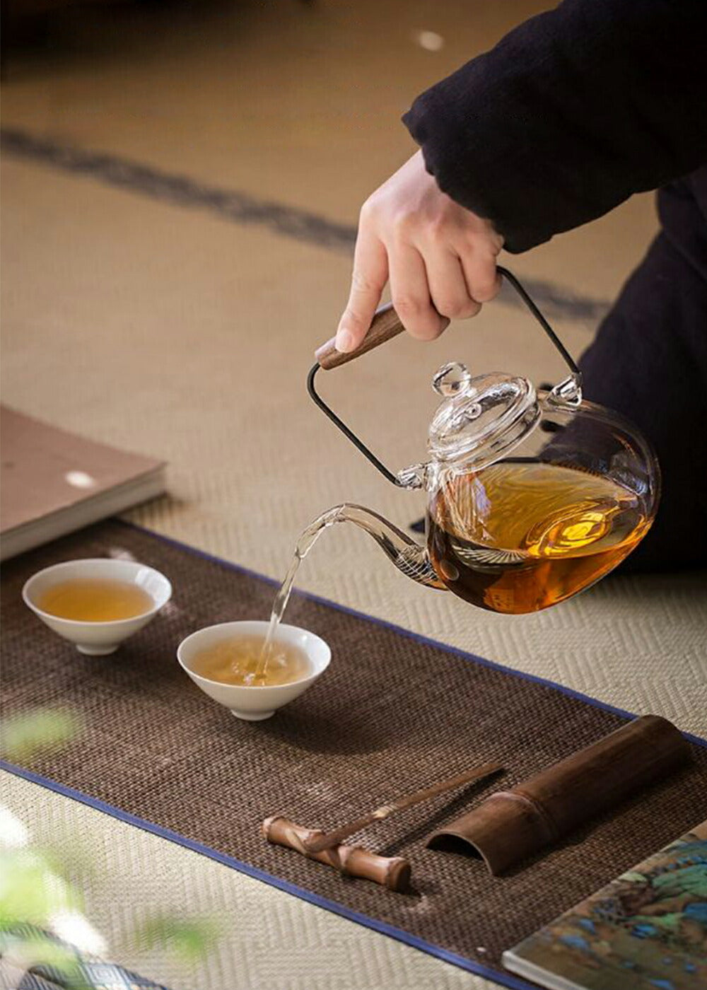 IwaiLoft 新作 秋晴れ 耐熱ガラス ティーポット やかん 耐熱 湯冷まし 金針茶こし付き ガラスポット ガラスやかん 手作り ジャンピング ナチュラル 紅茶ポット フルーツティー 花茶 工芸茶 ハーフティー にオススメ 【直火可】