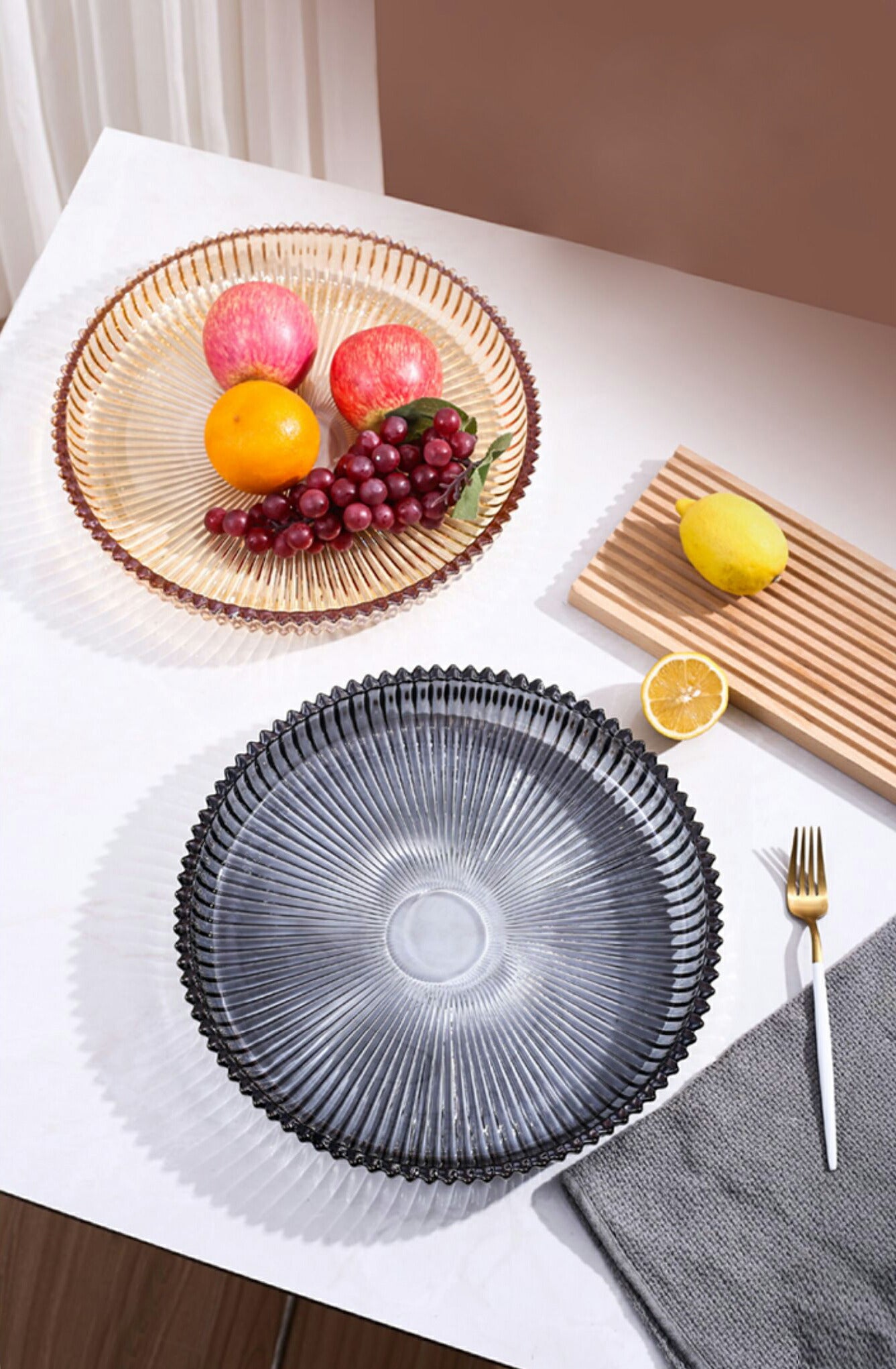 IwaiLoft トレー トレイ ガラス 盛器 円型 お皿 小皿 豆皿 プレート カフェトレー ガラス ティートレー  おしゃれ ガラス皿 ガラス食器 ガラスプレート 収納トレイ インテリア