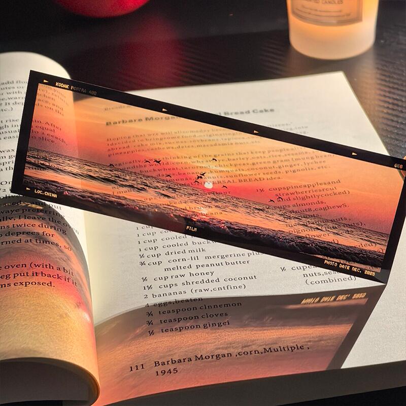 フィルム風 しおり オリジナル 風景 ブックマーク 透明 クリア 癒される エモい写真風 桜 水緑 読書 グッズ おしゃれ 文房具 プチギフト プレゼント 雑貨 本好き 読書女子 手帳 おうち時間 癒し 落ちない 折れない 記念品 退職 誕生日 薄型 IwaiLoft