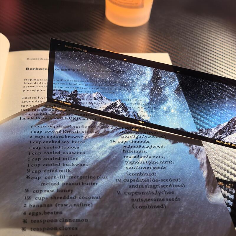 フィルム風 しおり オリジナル 風景 ブックマーク 透明 クリア 癒される エモい写真風 桜 水緑 読書 グッズ おしゃれ 文房具 プチギフト プレゼント 雑貨 本好き 読書女子 手帳 おうち時間 癒し 落ちない 折れない 記念品 退職 誕生日 薄型 IwaiLoft
